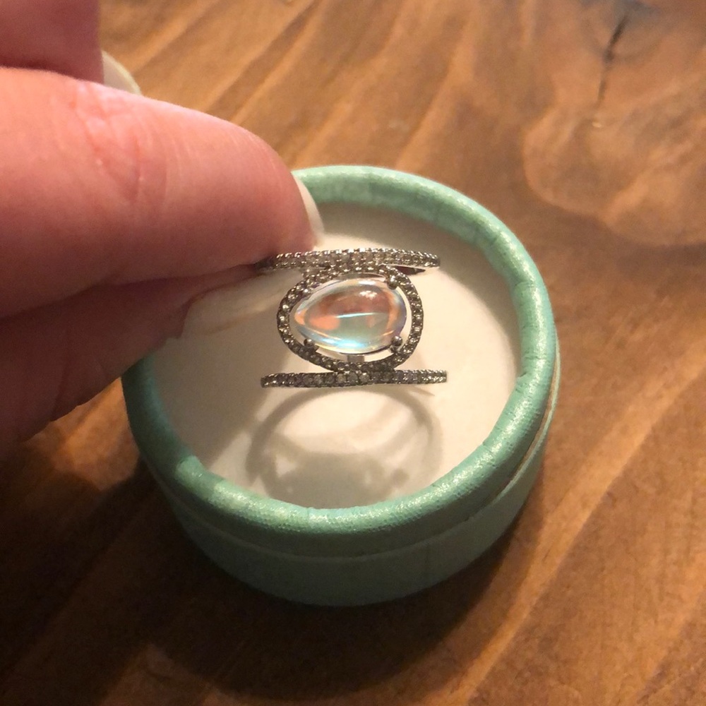 Beautiful Moon Stone Ring!